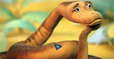 Тюмень, утро, питон: жители города во дворе поймали бесхозную трехметровую змею. Видео