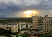 Реальные фотографии города Никель Мурманской области, а не съемки с помойки.



Источник: