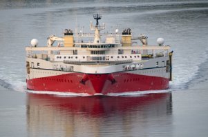 Корабль сейсморазведки Ramform Titan компании Petroleum Geo-Services (PGS).