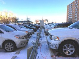 Для севера это норма. Ночью у дома от розетки подогрев либо не глушить вообще - иначе не заведешься.