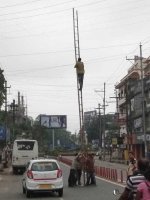 единственный смельчак и придурки - скорее всего свалится, возможно и насмерть.. все остальное туфта..