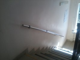 Указатель кабинетов висит на площадке. 
Вот уж не подумал, что кому-то понадобятся доказательства, иначе регистратуру бы снял для тебя, дурачка.