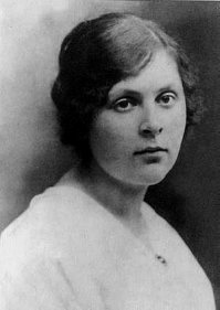 Вот она, кстати - ей тут лет 20-22