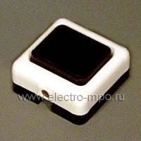 Ага, кнопку. Типа такой:

По сути - просто замкнуть цепь, пущенную в обход замка зажигания.