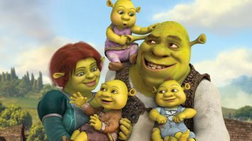 Нормальная детская площадка милой семьи. =)