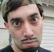 наш ответ Чемберлену: будем рисовать усы и бороду!