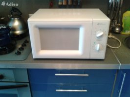 Пффф...
Я маме всегда такие микроволновки покупаю, на которых часы не сбрасываются при отключении.