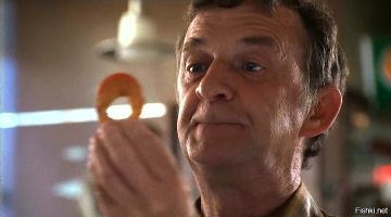 Хрупкая 21-летняя девушка умяла 255 мясных кебабов за 23 минуты