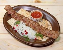 Пусть попробует нормальных кебабов пяток съесть хотя бы!