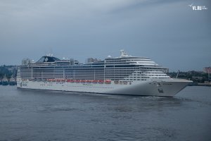 Все ОК. Вчера вечером ушел ))
Кстати, высота руслового пролета Русского моста- 70 метров.