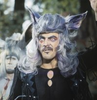 Мораль . 
Волком быть лучше .
Овец можно не только есть ....