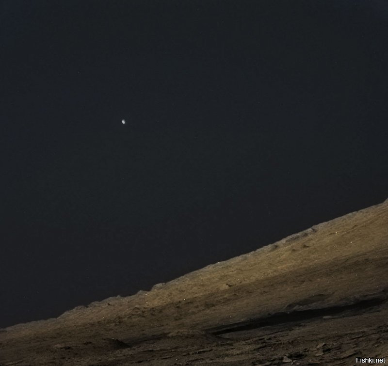 Вечернее небо Марса  - каждые несколько часов пролетает Фобос. Кстати третья фотка с конца это не с Курьосити а с Патфайндера.