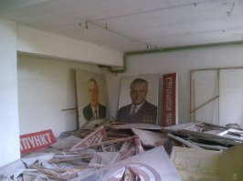 Чернобыльская зона уже давно место легального, хорошо организованного туризма. Я с женой ездил туда на 3 дня в 2017 году. В этом - планируем на 5. Очень много впечатлений.