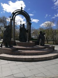 Так...что было в телефоне....по-моему прошлая весна где то часов 9 утра..выходной..
Строительная Академия, Собор Петра и Павла, Памятник Ермаку, Сквер Святителя Филофея, и место основания Тюмени...