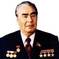 Ничего не меняется....
Умер Брежнев. В детском саду объявили "минуту тишины". Но дети не умеют вести себя тихо, потому нас поставили лицом к стенке. Тишина была образцово-показательная.