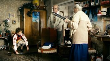 Это вот с этими пенсионерами опасно связываться: