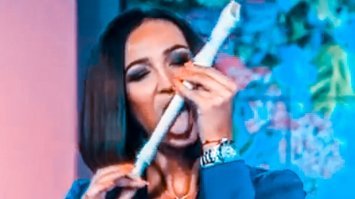 Включала бы Бузову  - обошлось бы