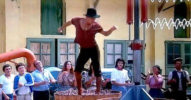 Элементарно, Ватсон!
Смотрим:

А теперь надеваем ботинки и делаем тоже с каштанами.)