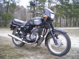 Я хоть не мотоциклист но 350-я с прямоугольной фарой казалась фантастическим звездолётом.
P.S. В прошлой жизни, я наверное был лихим байкером))