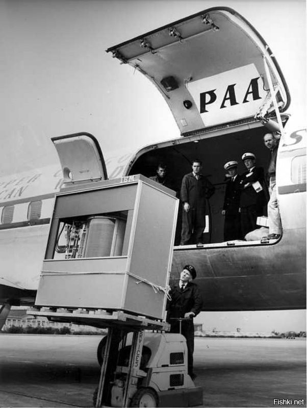 Так выглядела транспортировка жесткого диска IBM емкостью 5 мегабайт.
