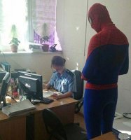 -Так, с костюмом понятно! А откуда ты паутину достаёшь?