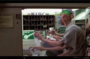 А я искренне верил, что внутри банкомата сидит вот такой трудяга.