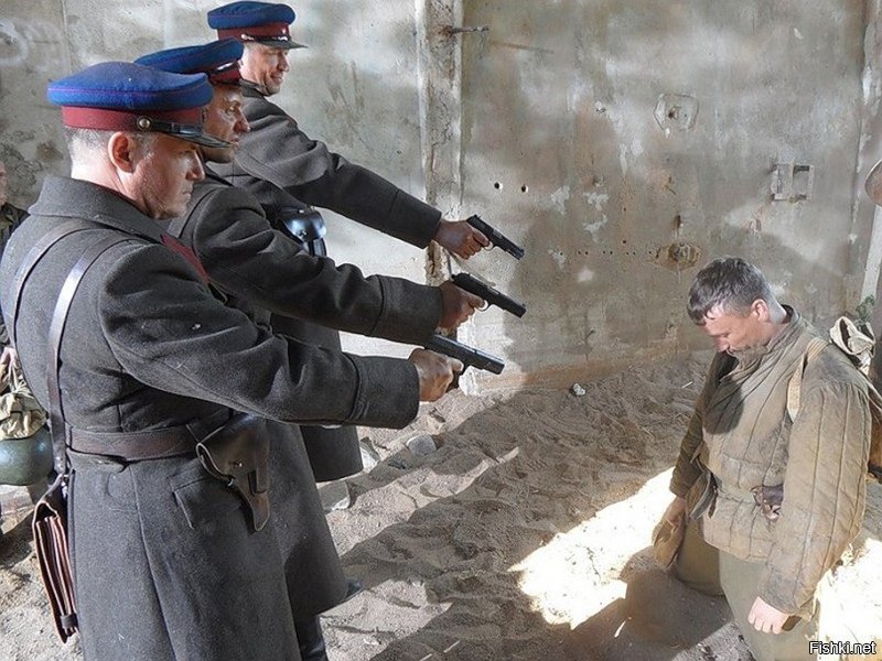 Каждый раз, платя за всё больше и больше, главное не забывать, что слабый рубль выгоден нашей экономике. Гражданам - нет, а экономике прямо очень хорошо.

ПС  А сейчас рубль встает в позу 69.  А кое-кого пора в такую позу ставить