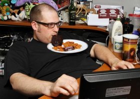 Ты видимо с "передовой" вещаешь?? В "прорыве" сейчас наверное....Штурмовик диванный!