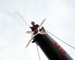 а то, что выпускники  мореходки  этому же коню яйца наждачной надраивают  почему-то никого не смушает...
или так, например: