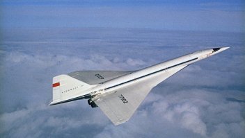 Если на нужный мне маршрут поставят вот такие самолеты - согласен лететь в стоячем кресле. Долетит быстро - устать не успею.
ЗЫ - согласен чтоб прямо в этой ливрее:)