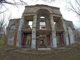 Удивлен выбором. Вот откуда стройными рядами валят в Россию, так это из Украины и Беларуси... неужели от идеального мира бегут?

Ну вы понятное дело не поверите, тогда фото.

Минск это-же Беларусь?
Тогда фото из Минска (первое что попалось):

Спорткомплекс, завод, клуб. Ну, а алкоголиков в Беларуси найти в принципе не сложно, как и жриц любви, как и пацанов в адидасках.

Я нормально отношусь к белорусам, но грязь можно найти почти везде. О чем и написали автору депрессивного комментария.