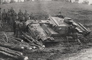 Зачем, зачем... Вот эти знают зачем в России бревно...