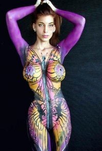 И на людях рисуют и сами на себе, не вижу ничего страшного
