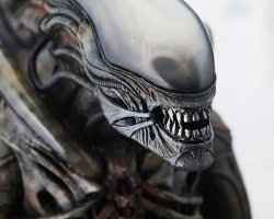 А мне понравилось. Забавный долгоносик получился)
только фигурка на капоте невнятная. Надо бы вот эту: