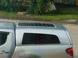 У меня на машине установлена панель на 100 ватт.