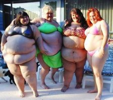 Спешл фор американ туристс?) Интересно на процесс выгрузки пассажиров посмотреть)