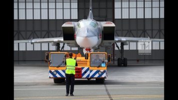 Кстати, вчера состоялась т.н. "выкатка" первого ТУ-22М3М из цеха. Внешне он практически не отличается от своего предшественника, но вот утолщение на его носовой части наводит на мысль о штанге дозаправки ;)