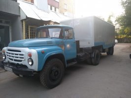 Самара, два месяца назад, уже не проезжаю мимо таких раритетов, пообщался с водителем и удивился, мужик лет под 60, каждый день проезжает на велике без скоростей более 10 км до стоянки и обратно (от юнгородка до пивзавода в Самаре). На ЗИЛе развозит пиво в кегах.