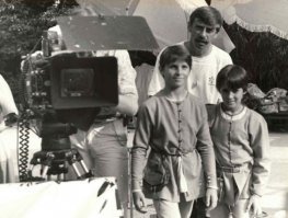 Кристиан Бэйл и В. Грамматиков на съемках "Мио, мой Мио"