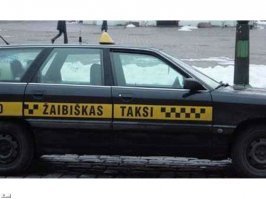 Оочень старая фотография такси в Вильнюсе
По словам литовцев, первое слово означает "быстрый".
