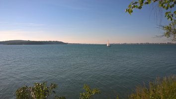 Красиво там у вас. У нас в Иркутске тоже красиво.

Сейчас хорошо, лето. Ещё дюжина дней лета осталось. А кажется, так недавно оно началось - только вот недавно же зимнюю резину меняли, ну вот позавчера, кажется, была весенняя слякоть и мы так радовались первому солнышку!