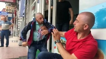 Похож на турецкого дерзского карлика.