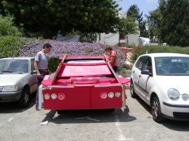 Помнится в универе когда учился - так у нас целый парад таких организовали. Это моя - пенопласт, картон цветная бумага и подруга.