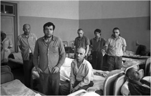 А это творческий коллектив изобретателей этого шедевра.