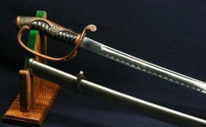 Пжалуйста.Кю гунто. Двуручная рукоять, сабельный эфес, клинок от катаны.