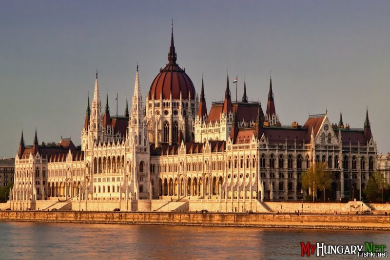 Здание венгерского парламента.