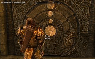 Что бы вы понимали . Это не рука вовсе , это ключъ =с)