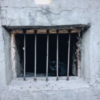 Кольца и браслеты, шляпки да жакеты....