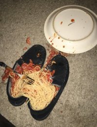 Ну, хоть не все на пол =)))) А так выкинул с тапками и всего дел =)))