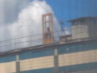 Здесь-то как раз всё понятно. Это портал в другой мир. Лучший, да.